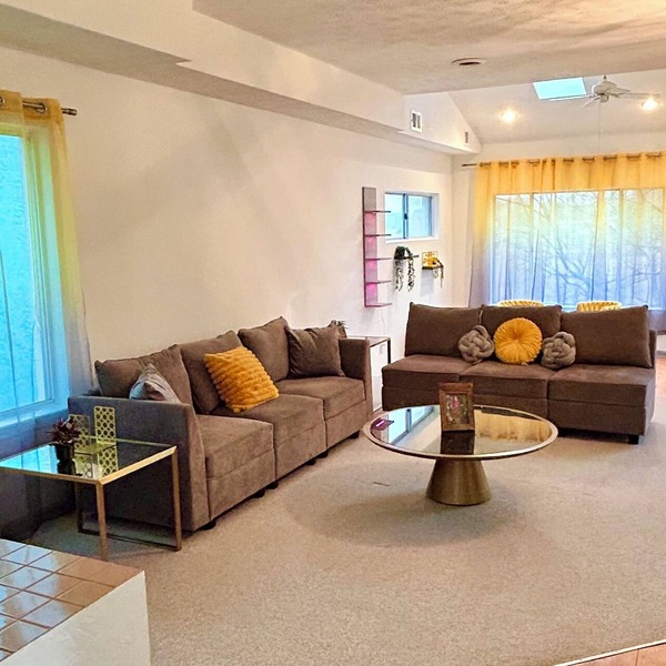 Luxury by the Bay: 2-bedroom Beach House Hampton