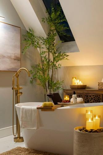 Luxury Cambridge Mansion Near Harvard Spa Bath & Huge Game Room