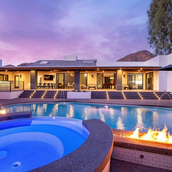 Luxury Camelback Mountain Views, Theater, Sauna, Heated Pool, Spa