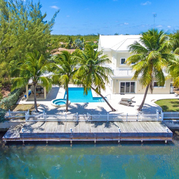 Luxury canalfront Villa on Grand Cayman's Seven Mile Beach Corridor