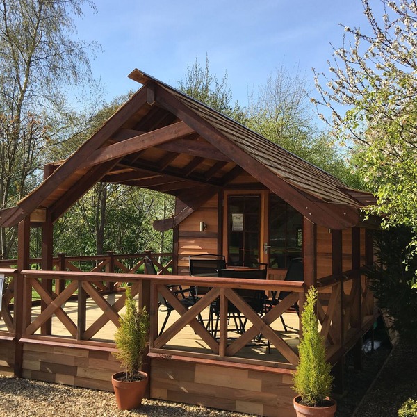Luxury Cedar Lodge Nr Bath & Bristol