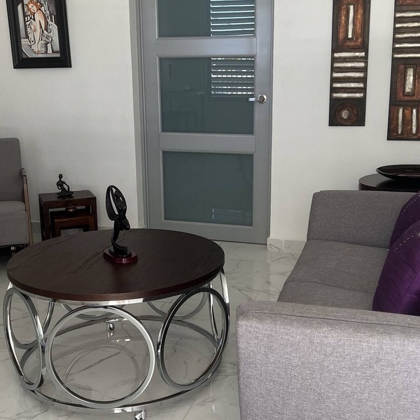 Luxury centric 1 bedroom apt - 5 min from the beach