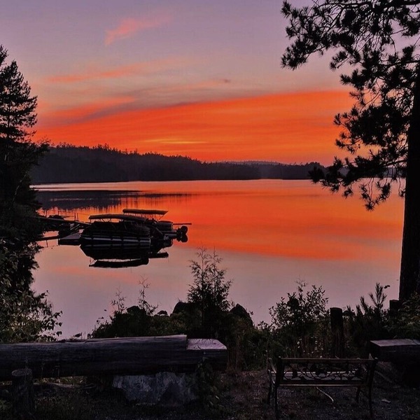 Luxury Chalet: Dual Suites on Private Lake Obabika