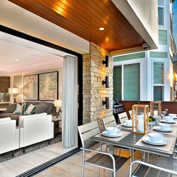Luxury Compound - Sleeps 18, 2 Hot Tubs, Rooftop Deck & Ocean Views