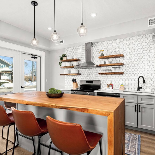 Luxury Condo w/Beach Access | Dragestil 715-1