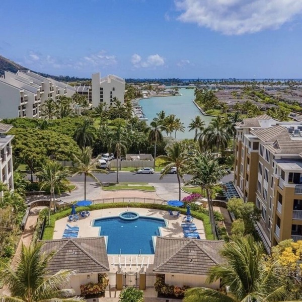 Luxury Condominium in Peninsula at Hawaii Kai