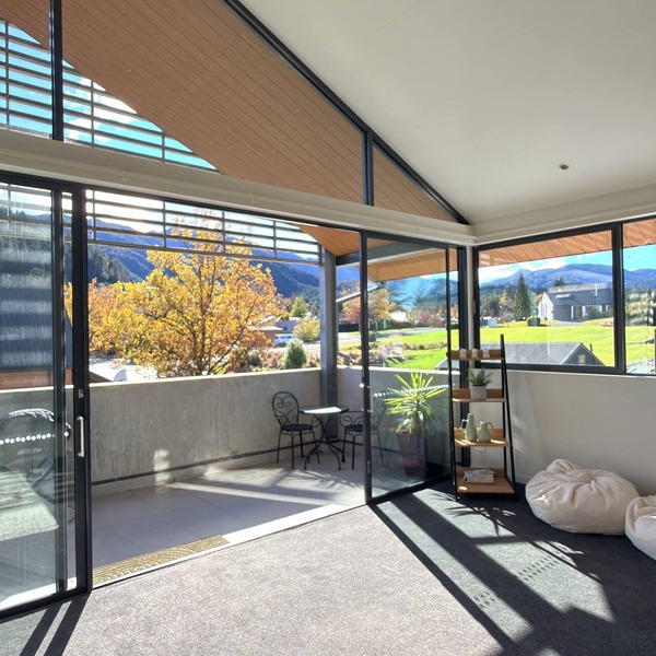Luxury Corner Apartment In Central Hanmer Springs.