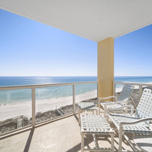 Luxury Corner Unit For The Discriminating Traveler with Double Beach Service