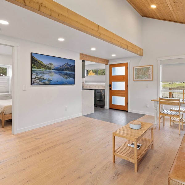 Luxury Custom Cabin with Sauna– Near Lake Cle Elum, Skiing, & Downtown Roslyn