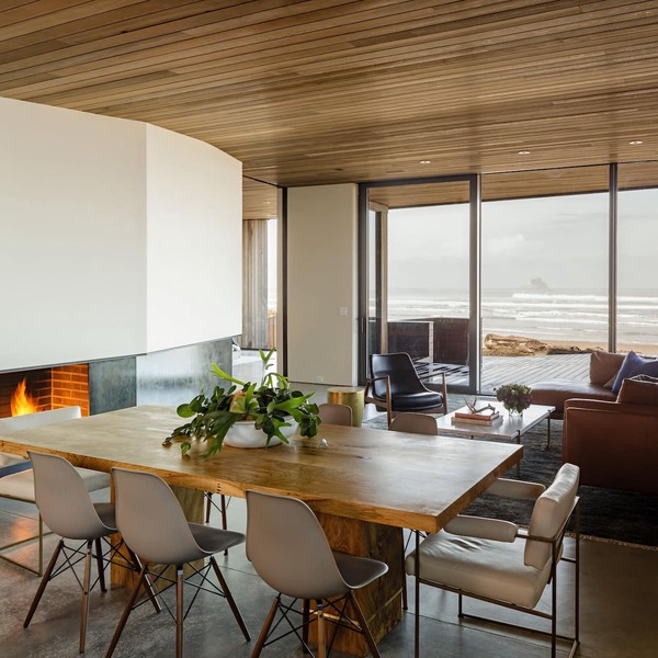 Luxury Designer Beachfront Home 3 Bed, 3.5 Bath in Arch Cape, Oregon.
