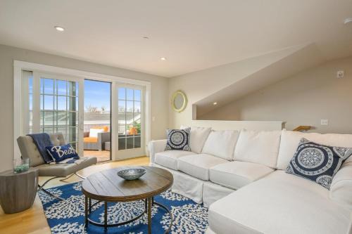 Luxury Downtown Harwich Port Condo Retreat