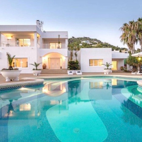 Luxury Villa "Oasis" with Pool, Panoramic Views, Wi-Fi & Large Garden