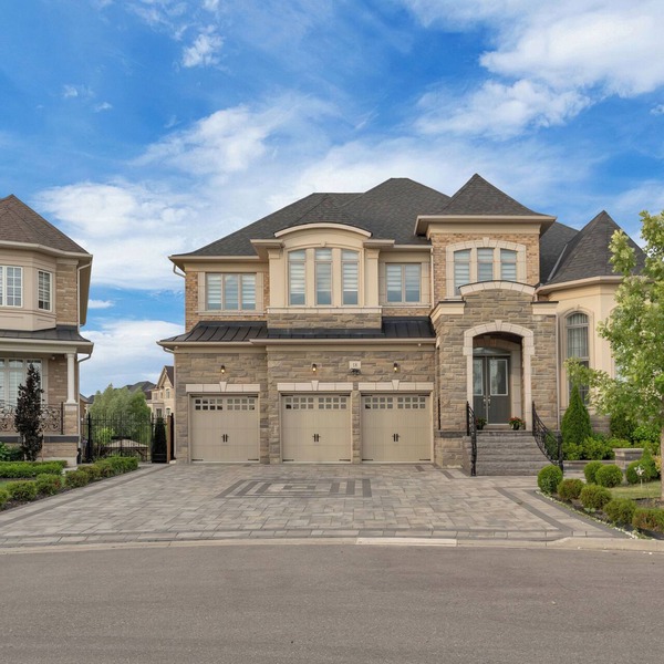 Luxury Estate-Style Home ~Premium Comfort ~Games