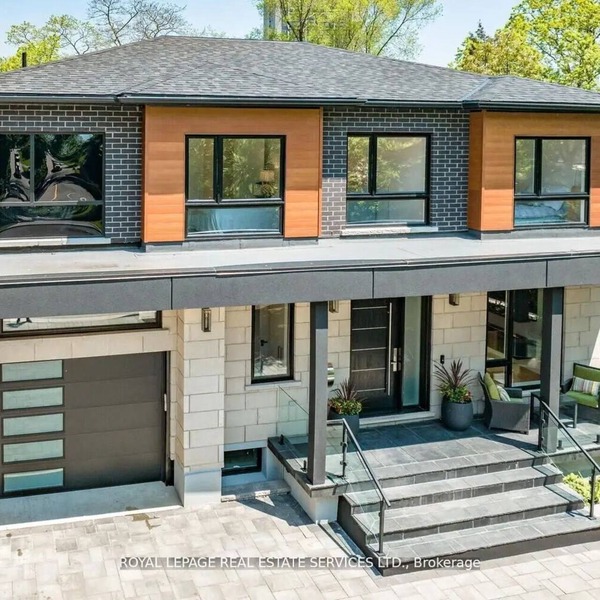 Luxury Executive Home close to Golf Course