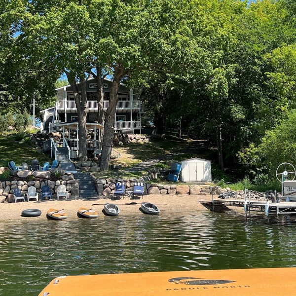 Luxury family escape- expansive beach, hot tub, and more
