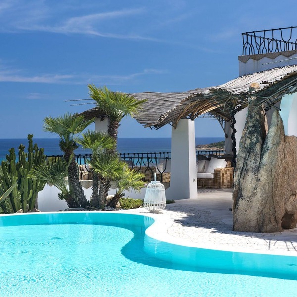 Luxury Front Beach - VILLA IRIS