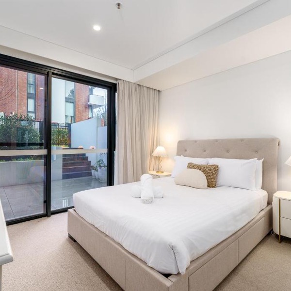 Luxury Griffith Retreat steps from Iconic Manuka - Hosted by Canstay