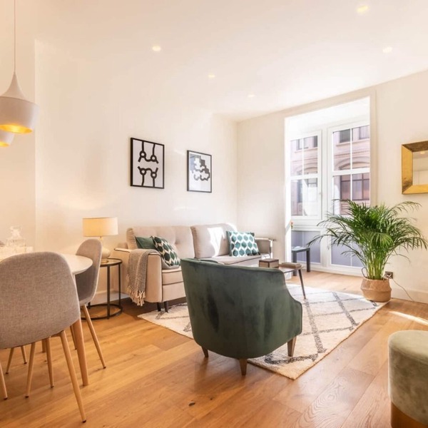 LUXURY GUGGENHEIM FLAT