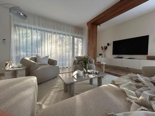 Luxury Hills Villa Pool,SPA,Grill,Bar, & Parking