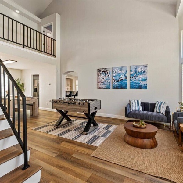 Luxury Home, W/Pool Table; 40 min from Tahoe