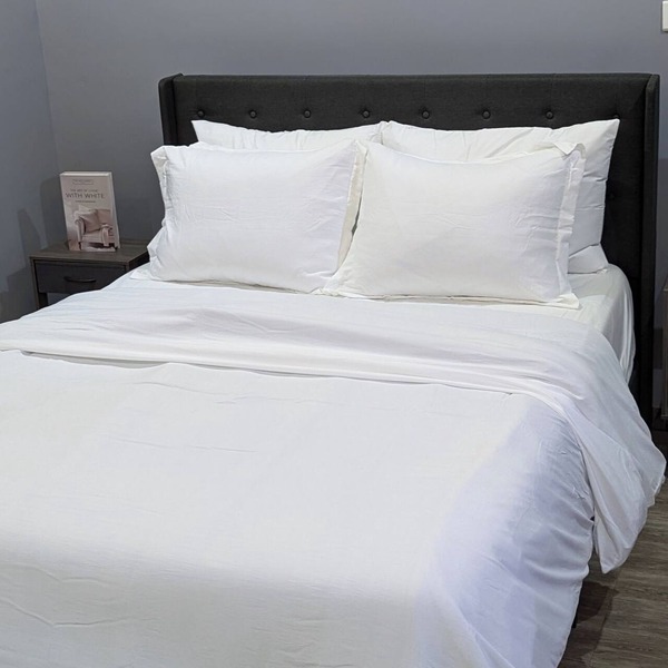 Luxury hotel with WiFi, laundry services, and full Gym in Lashibi/Sakumono area.