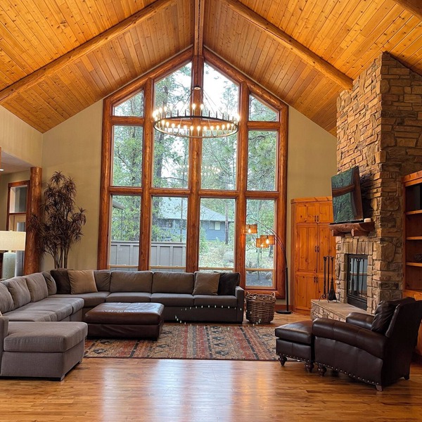 Luxury in Sunriver- Sleeps 21