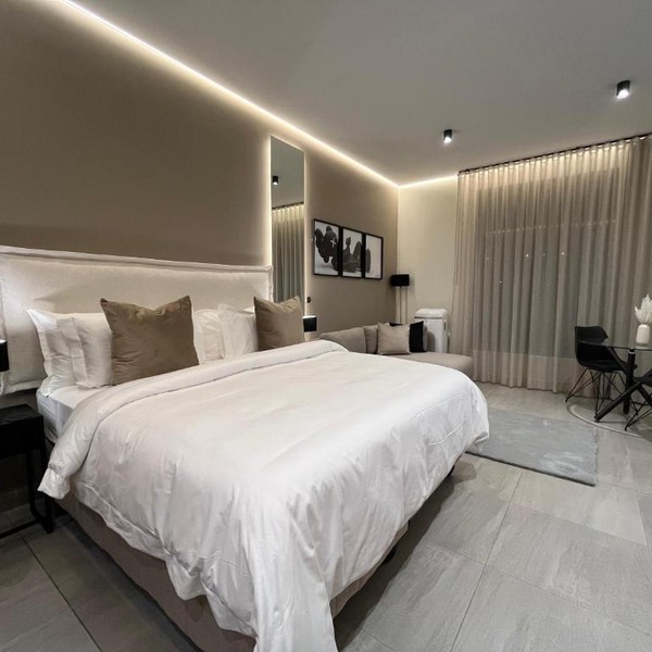 Luxury King Studio, Menlyn Maine, Time Square Views, Smart Access