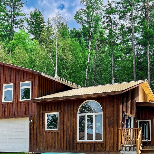 Luxury Lakefront Chalet On Lake Obabika With Beaches And Campsites