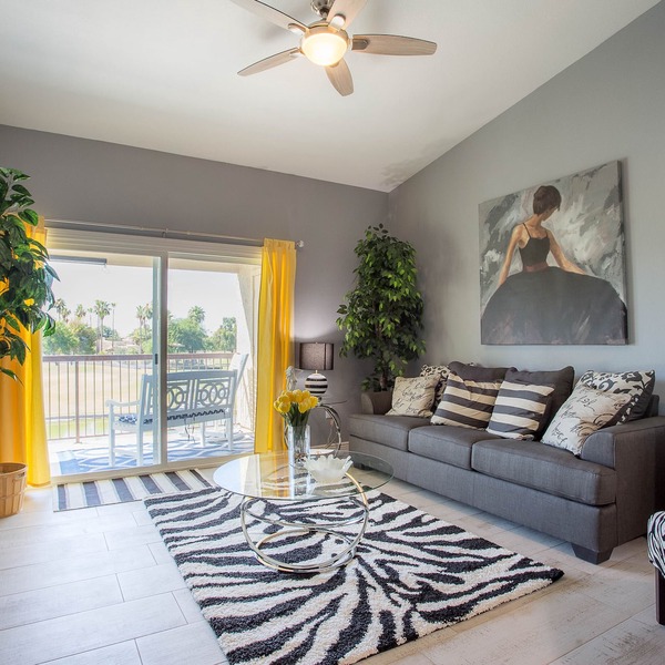 Luxury Lakefront Condo freshly renovated in Gated Community