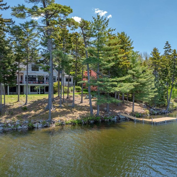 LUXURY LAKEFRONT ESTATE ON LONG POND, MOUNT DESERT