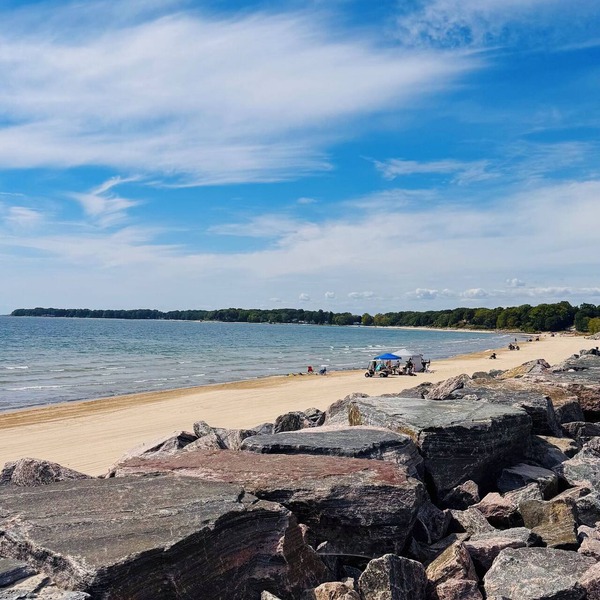 Luxury Lakeview Modern 3 Bedroom Cottage at Sherkston Shores.