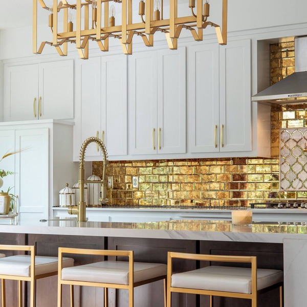 Luxury Living - Spacious & Deluxe Home