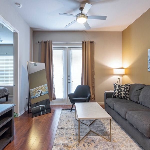 Luxury Med Center Fully Equipped King Sized Bed Condos