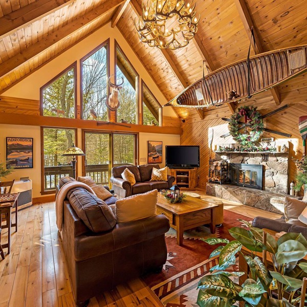 Luxury meets Rustic- Beautiful Lodge 1.9 miles from Whiteface-EV charger