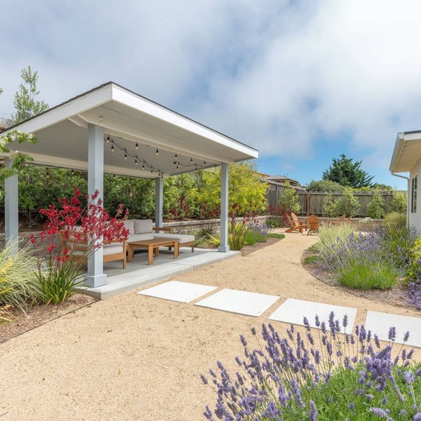 Luxury modern home with backyard and golf simulator!