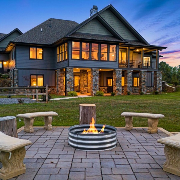 Luxury Mountain Views w/Fire Pit & Pet-Friendly + Biltmore Pass | 22 Min AVL