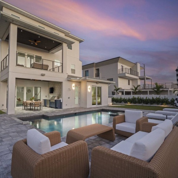 Luxury Oceanfront 5BR | Pool, Spa, Rooftop | Sleeps 12