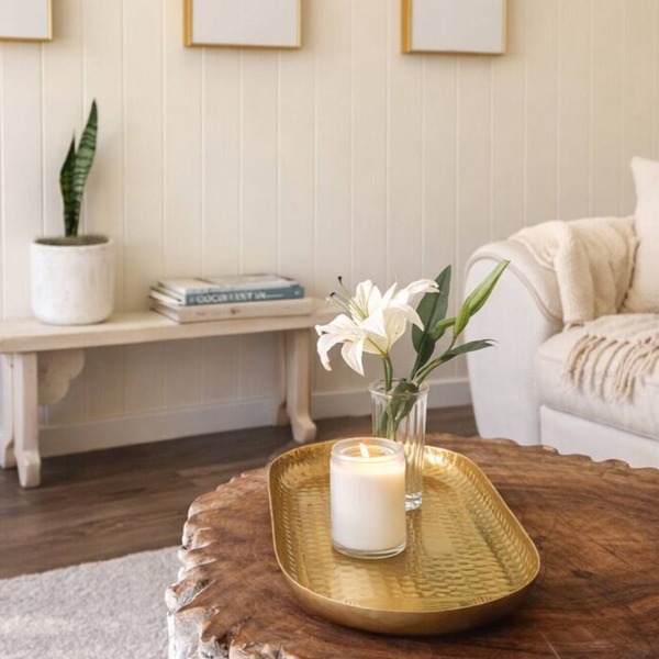 Luxury off-grid retreat with boutique cottage charm and friendly farm animals