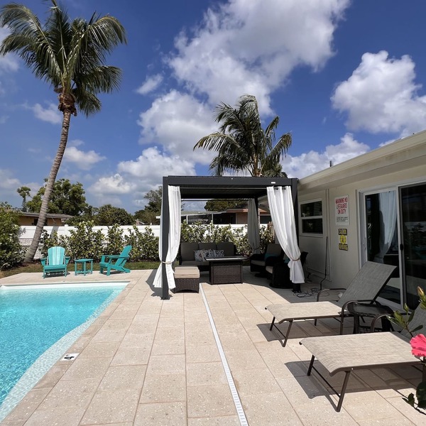 Luxury Pool Dog Friendly Central To Naples And Marco Island By Sky Run Naples 3 Bedroom Home