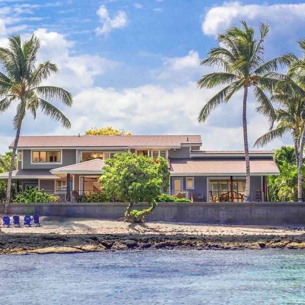 LUXURY PUAKO BEACHFRONT ESTATE and GUESTHOUSE