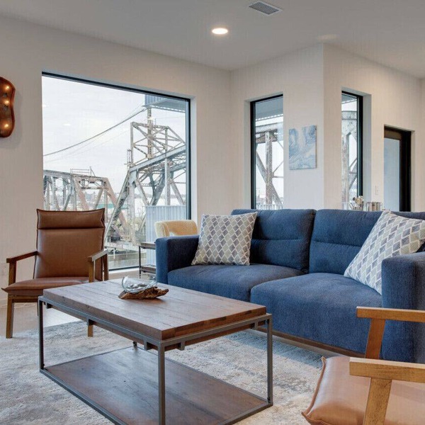 Luxury Riverfront 3BR | Walk to Nissan Stadium & Broadway | Private Garage