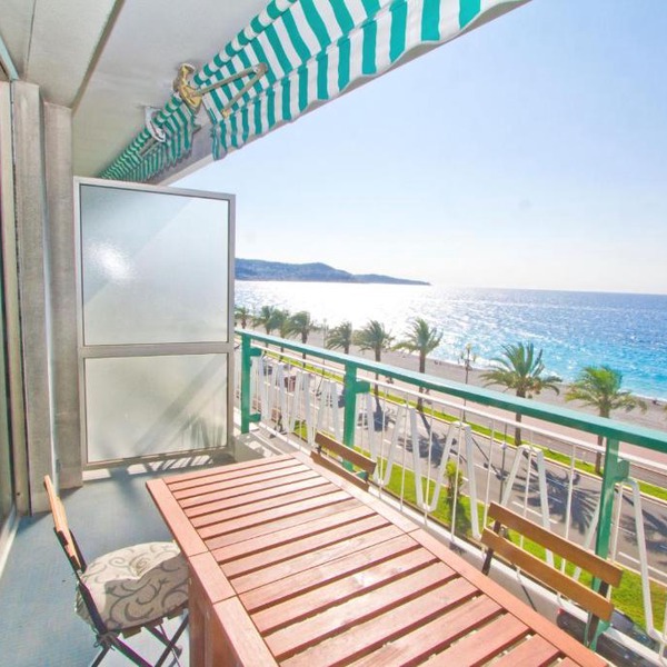 Luxury Sea Front Condo Milord