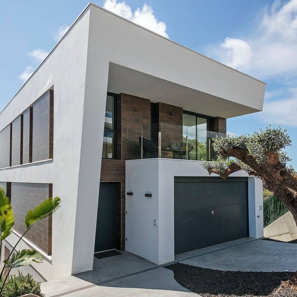 Luxury Seafront Villa near Barcelona