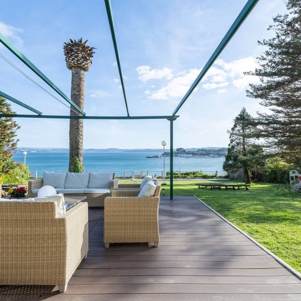 Luxury Seafront Villa in the Ares Estuary with Private Beach Access – Perfect for Families & Groups