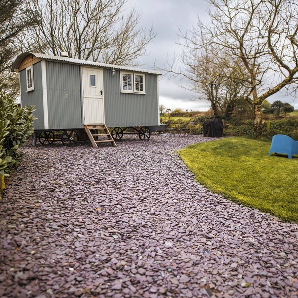 Luxury Shepherds Hut with Bath
