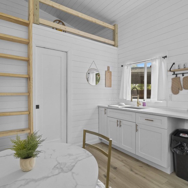 Luxury Tiny Home with Private pool & Lake Access