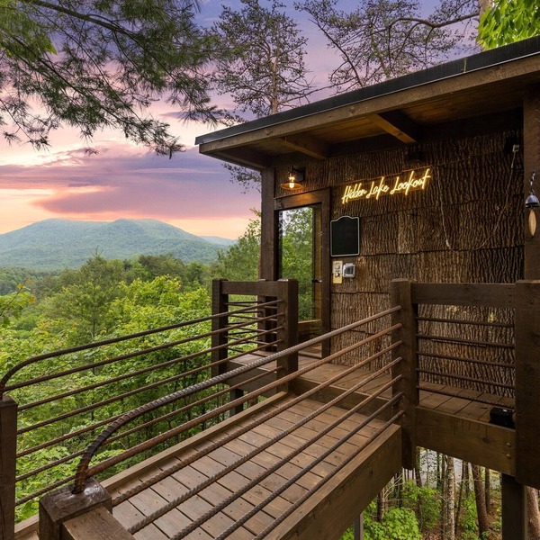 Luxury Treehouse Retreat | Sauna Tower & Views