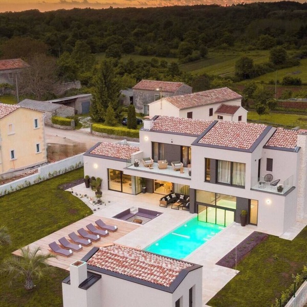 Luxury Villa Alessandro with a heated indoor pool and wellness