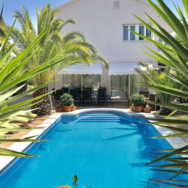 Luxury Villa, Heated Private Pool & Jacuzzi, Near Sitges, Sports, Relax by BBQ