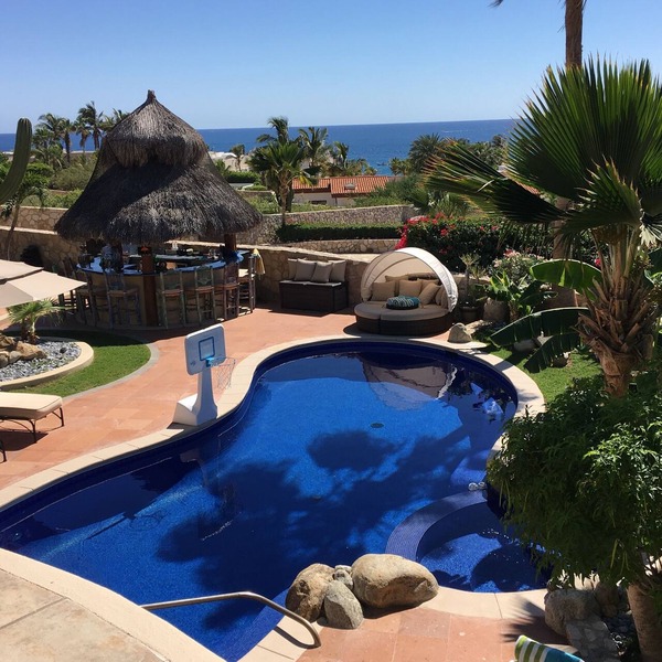 Luxury villa, steps from the beach; heated pool/spa & palapa bar, ocean view